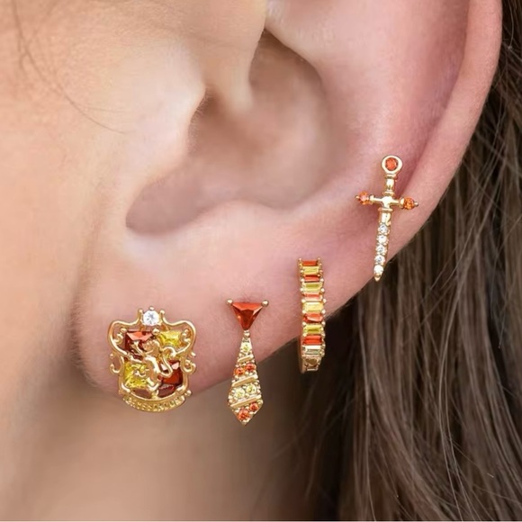 Harry Potter Earrings Gryffindor Earrings - Picture 1 of 1